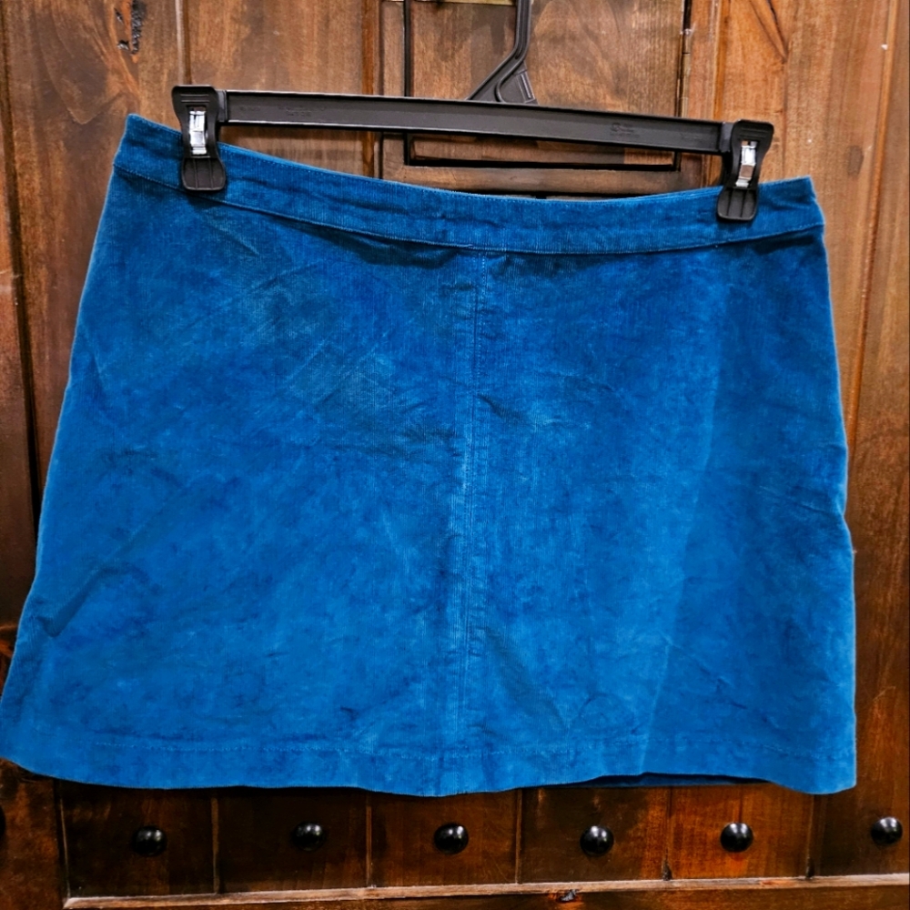 Abercrombie & Fitch Women's  Turquoise Corduroy Mini-Skirt. ‎ Size L.